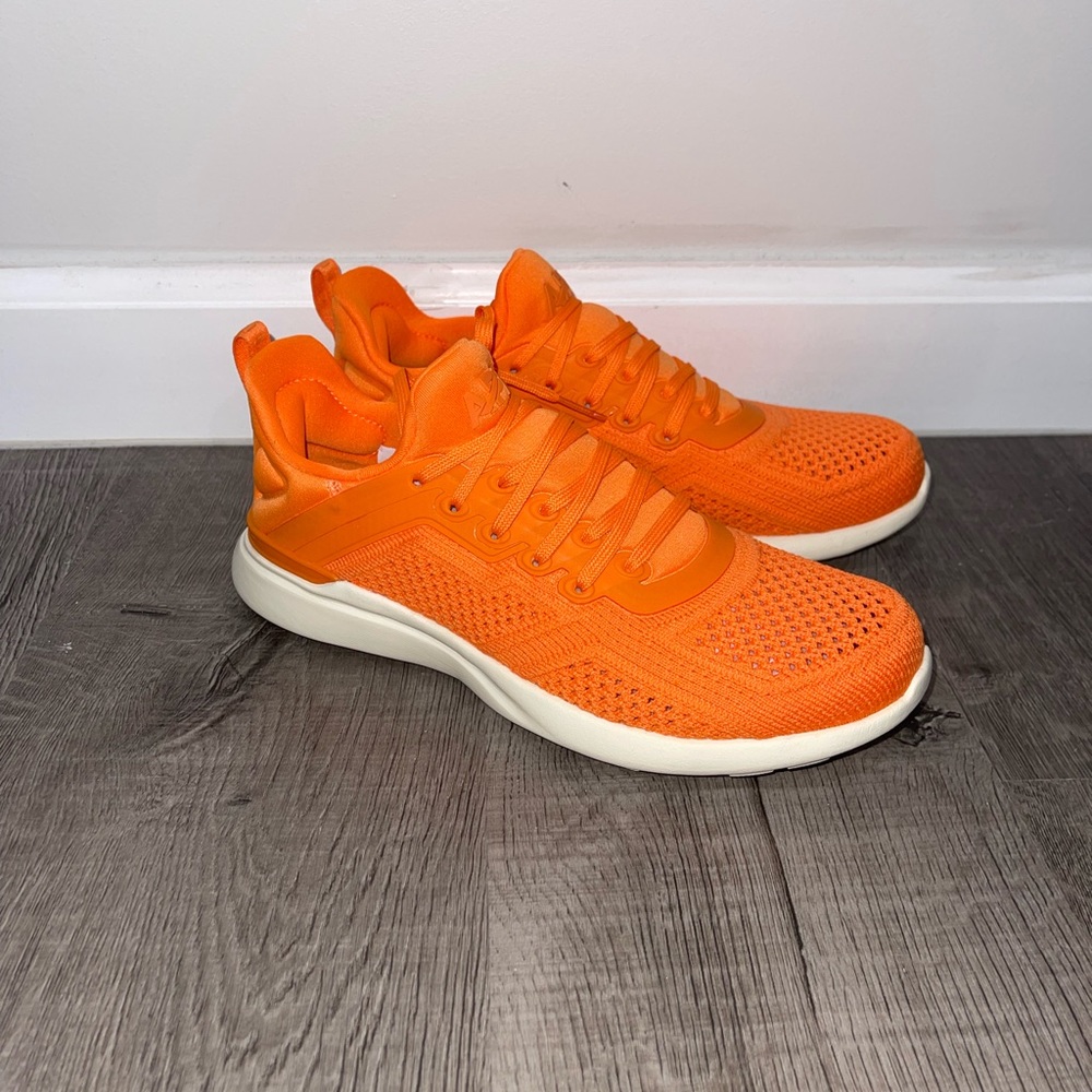 APL Techloom Tracer Sneakers 6 NEW